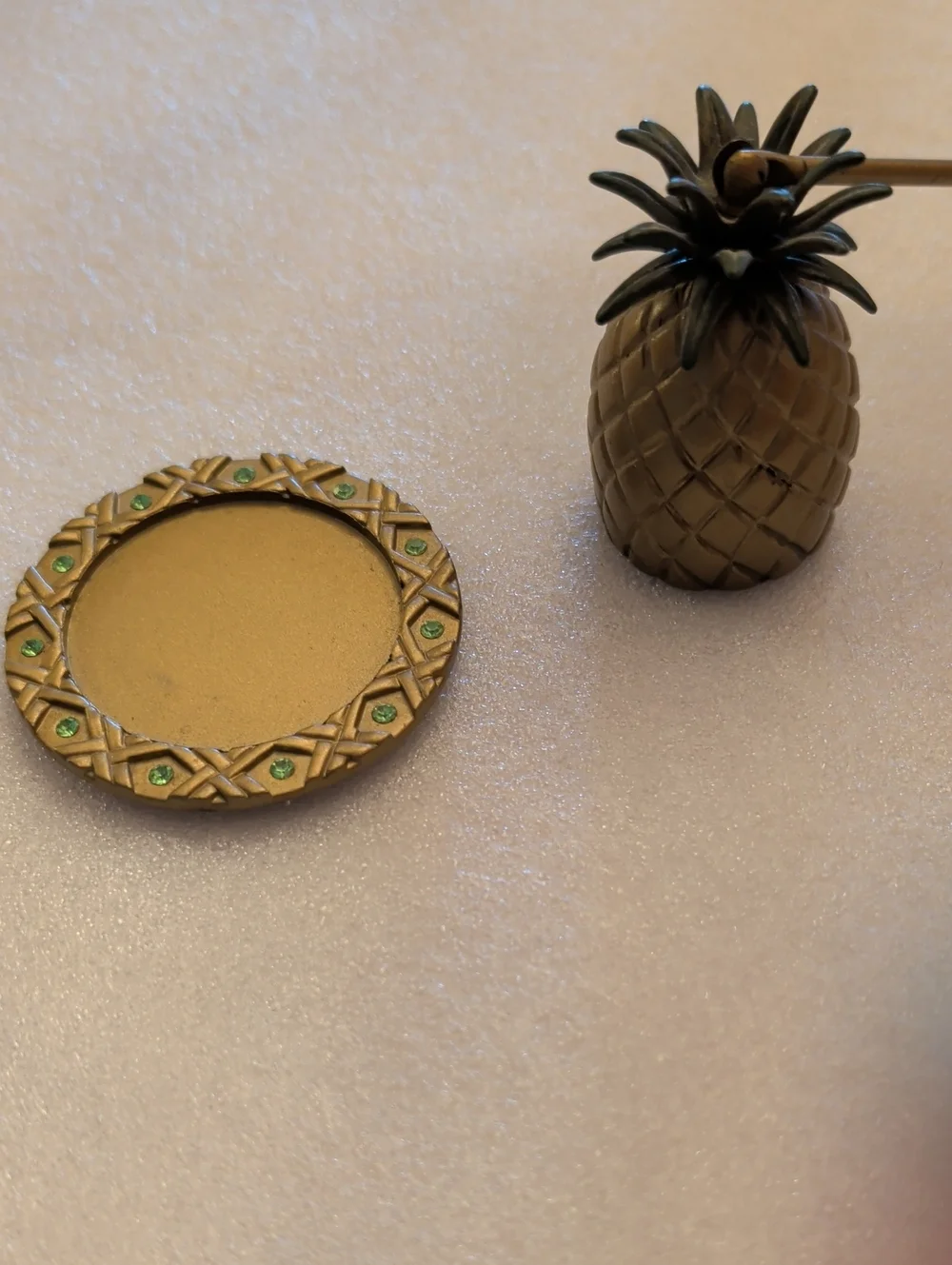 Pineapple design Candle Snuffer, Partylite